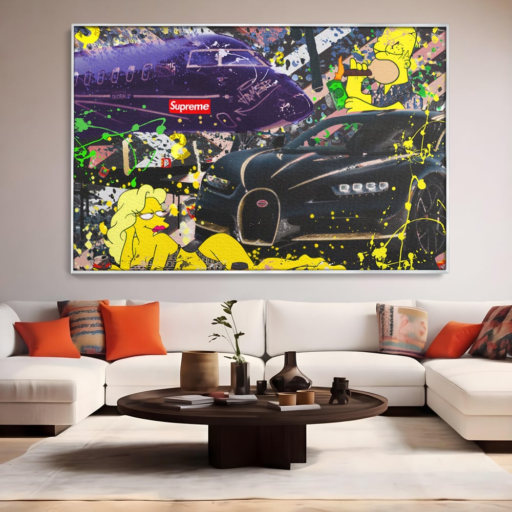 Tablou canvas cu tablou canvas cu homer simpson si masina de lux, in rama de aluminiu argintiu, pe perete intr-un living